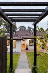 https://images.listonce.com.au/custom/160x/listings/12-bruce-street-diamond-creek-vic-3089/799/01519799_img_15.jpg?yoabb4-M57A