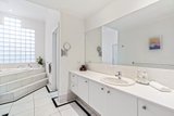 https://images.listonce.com.au/custom/160x/listings/12-caithness-crescent-glen-waverley-vic-3150/652/01952652_img_08.jpg?KXsAgGeBkvU