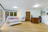 https://images.listonce.com.au/custom/160x/listings/12-caithness-crescent-glen-waverley-vic-3150/652/01952652_img_11.jpg?A5a48NSSvMM