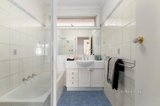 https://images.listonce.com.au/custom/160x/listings/12-capitol-avenue-mckinnon-vic-3204/339/01418339_img_07.jpg?8S5zsVGlX50