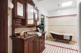 https://images.listonce.com.au/custom/160x/listings/12-chaucer-crescent-canterbury-vic-3126/370/01704370_img_16.jpg?B-KVPaEqWt4