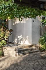 https://images.listonce.com.au/custom/160x/listings/12-como-avenue-south-yarra-vic-3141/577/01638577_img_02.jpg?0AeVbq297Ks