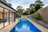 https://images.listonce.com.au/custom/160x/listings/12-crest-street-greensborough-vic-3088/113/01605113_img_23.jpg?XEuQxwpL3_U