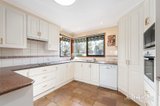 https://images.listonce.com.au/custom/160x/listings/12-croydon-hills-drive-croydon-hills-vic-3136/470/01932470_img_09.jpg?wSXsbypKH_0