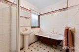 https://images.listonce.com.au/custom/160x/listings/12-croydon-hills-drive-croydon-hills-vic-3136/470/01932470_img_17.jpg?ww1d6GebfN4