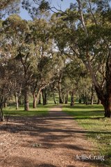 https://images.listonce.com.au/custom/160x/listings/12-croydon-hills-drive-croydon-hills-vic-3136/470/01932470_img_31.jpg?eLaQbXoMvKY