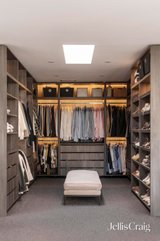 https://images.listonce.com.au/custom/160x/listings/12-davis-street-kew-vic-3101/959/01950959_img_09.jpg?8ID3JMOc2Y4