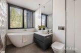 https://images.listonce.com.au/custom/160x/listings/12-davis-street-kew-vic-3101/959/01950959_img_12.jpg?av8fxIgZ-5M