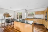 https://images.listonce.com.au/custom/160x/listings/12-dean-street-kew-vic-3101/223/01234223_img_04.jpg?IUY8IVd35hM