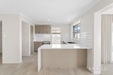 https://images.listonce.com.au/custom/160x/listings/12-downing-drive-canadian-vic-3350/958/01904958_img_03.jpg?RqvY31r3AdQ