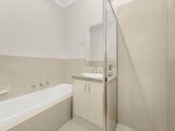 https://images.listonce.com.au/custom/160x/listings/12-efron-court-box-hill-north-vic-3129/471/01683471_img_07.jpg?YZghCMfDX6o
