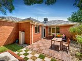 https://images.listonce.com.au/custom/160x/listings/12-efron-court-box-hill-north-vic-3129/471/01683471_img_09.jpg?El6f-3bHdNk