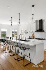 https://images.listonce.com.au/custom/160x/listings/12-eliza-close-williamstown-north-vic-3016/249/01820249_img_07.jpg?VnJ32XbvJ84