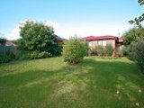 https://images.listonce.com.au/custom/160x/listings/12-gale-court-yarra-glen-vic-3775/192/01525192_img_06.jpg?cpz6yE8YAhE