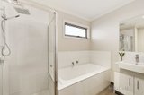 https://images.listonce.com.au/custom/160x/listings/12-george-street-murrumbeena-vic-3163/834/00559834_img_07.jpg?KHjHIQZE0-Q