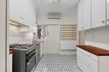 https://images.listonce.com.au/custom/160x/listings/12-glenarm-road-glen-iris-vic-3146/650/01778650_img_05.jpg?ZWZYuJ-MBmY