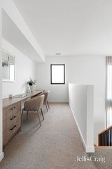 https://images.listonce.com.au/custom/160x/listings/12-grove-road-rosanna-vic-3084/891/01932891_img_10.jpg?ptU6K529Kmc