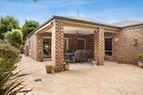 https://images.listonce.com.au/custom/160x/listings/12-gwendoline-avenue-woodend-vic-3442/486/01362486_img_08.jpg?sEPb5iyvI3k