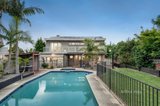 https://images.listonce.com.au/custom/160x/listings/12-hanwell-court-glen-waverley-vic-3150/681/01605681_img_11.jpg?9YaoZ8vwnzA