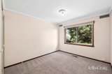 https://images.listonce.com.au/custom/160x/listings/12-heron-street-woodend-vic-3442/215/01832215_img_08.jpg?vdEGc030yjI