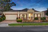 https://images.listonce.com.au/custom/160x/listings/12-hilton-street-mount-waverley-vic-3149/140/00101140_img_01.jpg?i_CTHg5gUI8