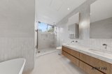 https://images.listonce.com.au/custom/160x/listings/12-kendall-st-elwood-vic-3184/138/01901138_img_11.jpg?djptmCyPc9c