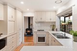 https://images.listonce.com.au/custom/160x/listings/12-kingsbridge-court-croydon-hills-vic-3136/641/01751641_img_05.jpg?ko6e3mMAMek