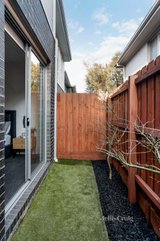 https://images.listonce.com.au/custom/160x/listings/12-loeman-street-essendon-vic-3040/220/01281220_img_16.jpg?avzKQjdxSBQ