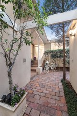 https://images.listonce.com.au/custom/160x/listings/12-masons-road-blackburn-vic-3130/509/01599509_img_03.jpg?kuT44nTxgXg