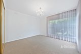 https://images.listonce.com.au/custom/160x/listings/12-meyrick-crescent-viewbank-vic-3084/175/01856175_img_04.jpg?VFExXzfpXXw