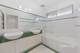 https://images.listonce.com.au/custom/160x/listings/12-meyrick-crescent-viewbank-vic-3084/175/01856175_img_06.jpg?mPVlFVrSDbM