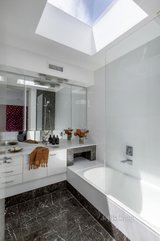 https://images.listonce.com.au/custom/160x/listings/12-mills-street-albert-park-vic-3206/427/01164427_img_11.jpg?dbk6G5egYGk