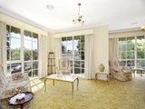 https://images.listonce.com.au/custom/160x/listings/12-milton-street-canterbury-vic-3126/991/01684991_img_06.jpg?dqgdma2WI_Y