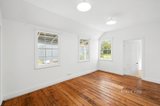 https://images.listonce.com.au/custom/160x/listings/12-parker-street-castlemaine-vic-3450/891/01577891_img_05.jpg?sjbM3Q7nYsU