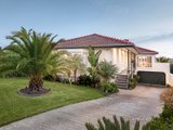 https://images.listonce.com.au/custom/160x/listings/12-peppermint-court-doncaster-east-vic-3109/652/01736652_img_15.jpg?7ViiQ3iYmaY