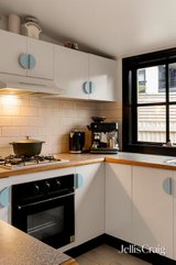 https://images.listonce.com.au/custom/160x/listings/12-robbs-parade-northcote-vic-3070/620/01930620_img_15.jpg?lxskhgBXGLU