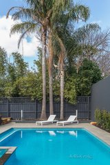 https://images.listonce.com.au/custom/160x/listings/12-robinson-street-malvern-vic-3144/718/00822718_img_25.jpg?Jg7hhA_3sEA