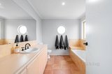 https://images.listonce.com.au/custom/160x/listings/12-rodmar-court-sorrento-vic-3943/497/01609497_img_10.jpg?nTL-XwDKVfE