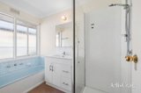 https://images.listonce.com.au/custom/160x/listings/12-russell-avenue-woodend-vic-3442/703/01839703_img_10.jpg?X49L1AJKiws