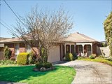 https://images.listonce.com.au/custom/160x/listings/12-ryrie-place-vermont-south-vic-3133/617/01658617_img_01.jpg?7-aZbUE8dTs