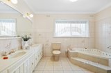 https://images.listonce.com.au/custom/160x/listings/12-tasman-road-bentleigh-east-vic-3165/865/01482865_img_09.jpg?AOkMwEG8_nE