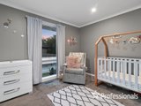 https://images.listonce.com.au/custom/160x/listings/12-the-boulevard-montrose-vic-3765/769/01525769_img_11.jpg?AvEsXlGGC-g