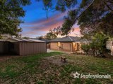 https://images.listonce.com.au/custom/160x/listings/12-the-boulevard-montrose-vic-3765/769/01525769_img_16.jpg?sWDnYCNkITI