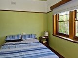 https://images.listonce.com.au/custom/160x/listings/12-thorne-street-east-geelong-vic-3219/286/01699286_img_04.jpg?8AtXC3yvn2c