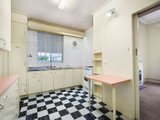 https://images.listonce.com.au/custom/160x/listings/12-view-street-hawthorn-vic-3122/807/01684807_img_06.jpg?npORLoJ5_hA