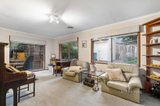 https://images.listonce.com.au/custom/160x/listings/12-willaura-place-yallambie-vic-3085/733/01738733_img_06.jpg?RbSusPuHi04