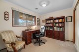 https://images.listonce.com.au/custom/160x/listings/12-willaura-place-yallambie-vic-3085/733/01738733_img_09.jpg?OZBgVSGfUHA