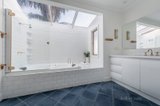 https://images.listonce.com.au/custom/160x/listings/12-worcester-street-huntingdale-vic-3166/915/00898915_img_10.jpg?kzSWyIkN598