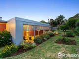 https://images.listonce.com.au/custom/160x/listings/12-wyuna-walk-mooroolbark-vic-3138/439/01526439_img_19.jpg?IyekvC_RUuc