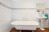 https://images.listonce.com.au/custom/160x/listings/12-york-street-brighton-vic-3186/762/01124762_img_11.jpg?3Z8lqLZFhJs